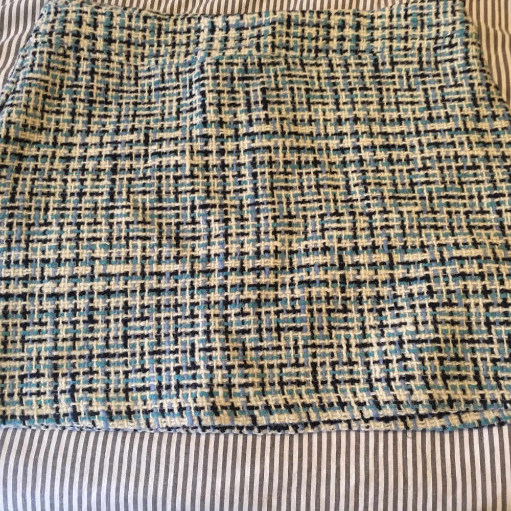 This is the mod skirt of your dreams!
